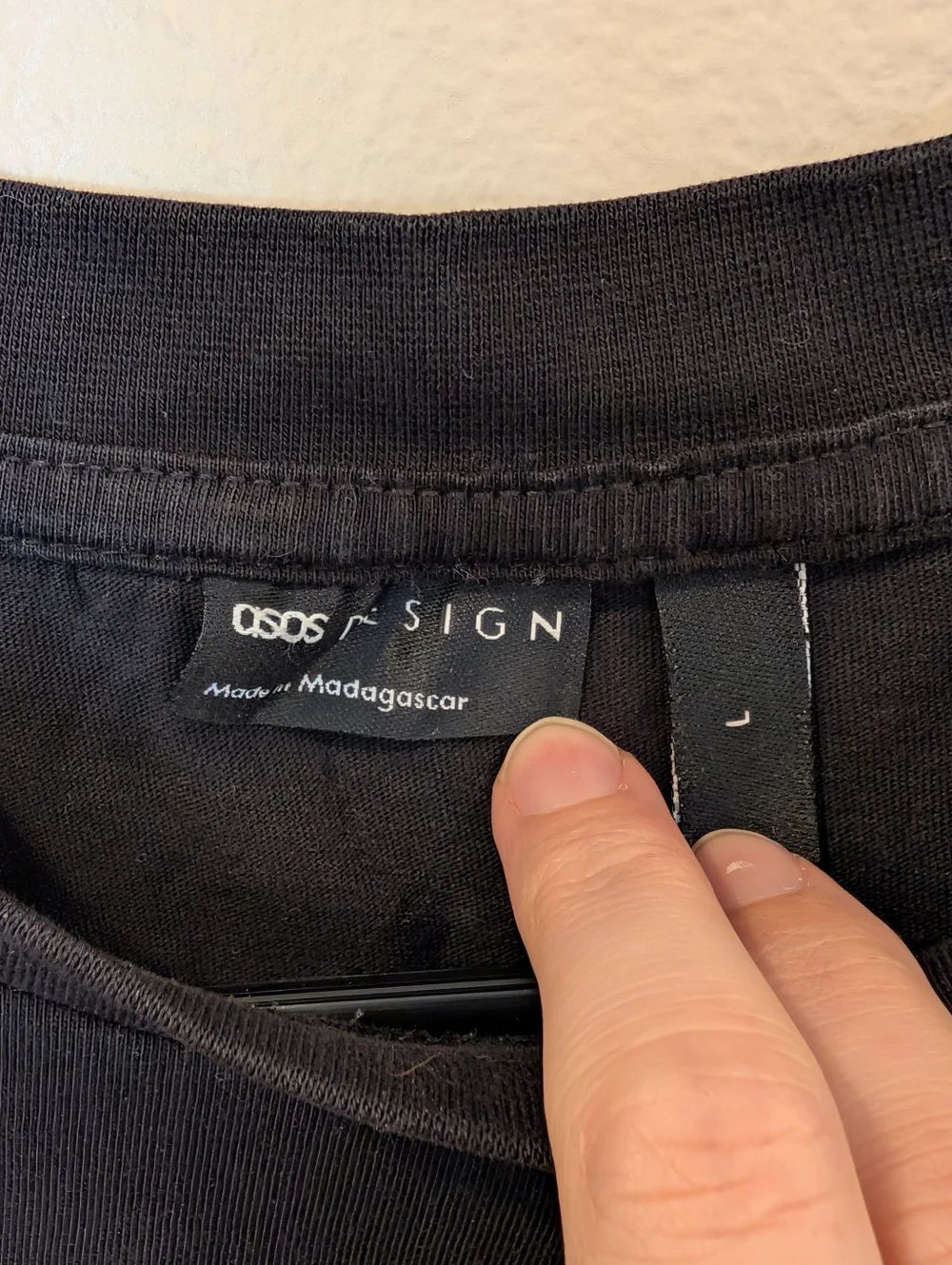 ASOS Design Classic Black Crew Neck T-Shirt - Men - Picture 2 of 4